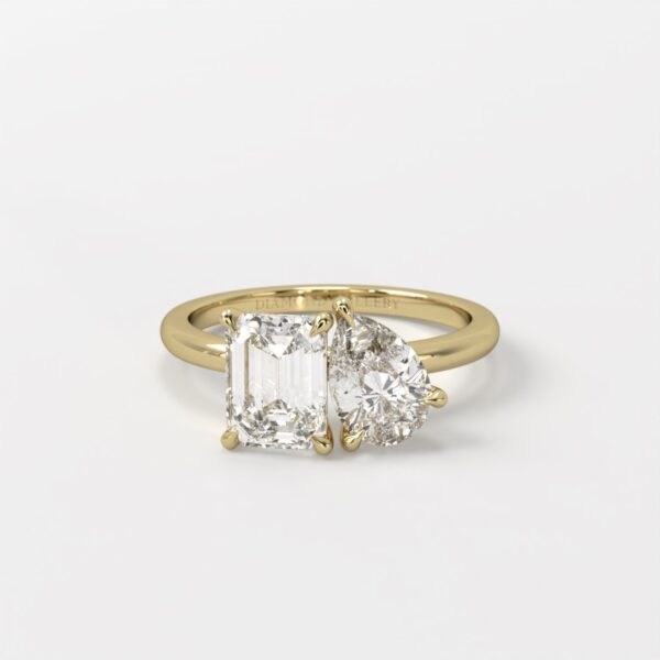 Gaelle | Toi et Moi Diamond Ring with Pear and Emerald Diamonds