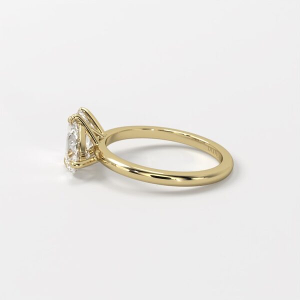 Gaelle | Toi et Moi Diamond Ring with Pear and Emerald Diamonds - Image 4